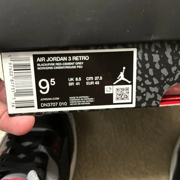 Jordan Retro 3 Reimagined Black Cement - Picture 8 of 8